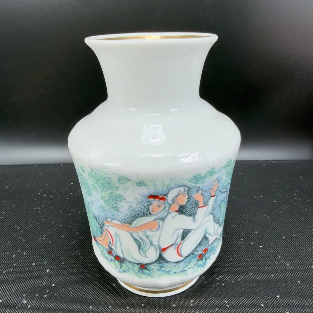 Vintage Polonne ZHK‎ Porcelain Vase Vessel Soviet Folk Art Couple Flute Gold Rim